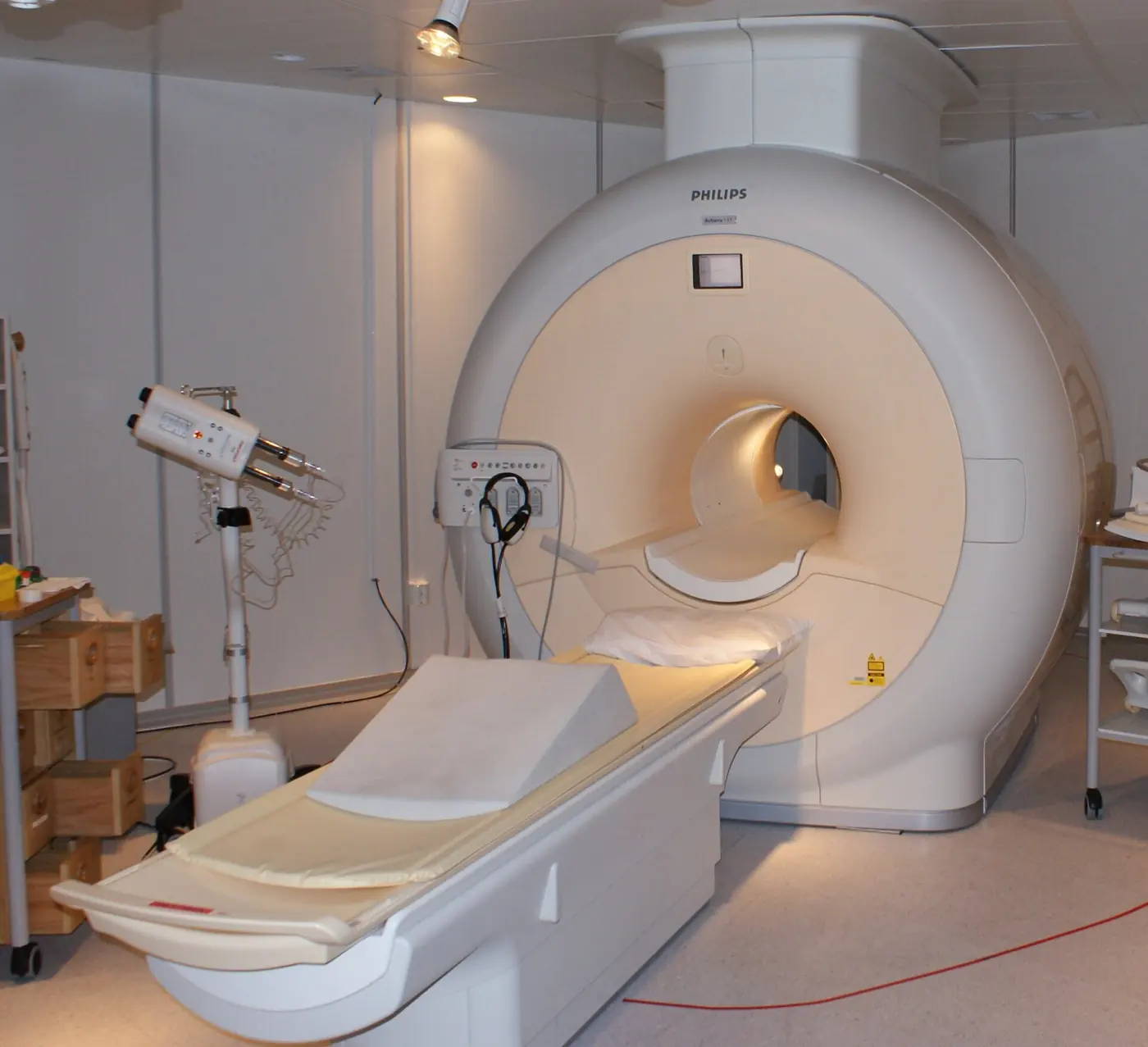 스웨덴 살그렌스카 대학병원 검사실에 설치된 필립스 MRI 장비
